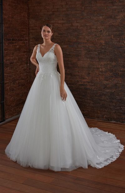 Robe de mariée Pavina Couture Nuptiale 2024 boutique Sandra Mariages CREIL Oise