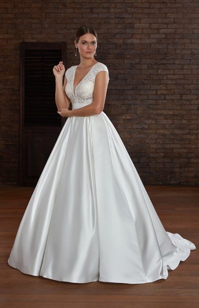 Robe de mariée Pallas Couture Nuptiale 2024 en satin et haut en dentelle boutique Sandra Mariages CREIL Oise