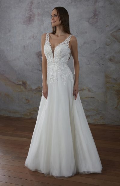 Robe de mariée Rovena Couture Nuptiale bohème fluide boutique Sandra Mariages CREIL Oise.