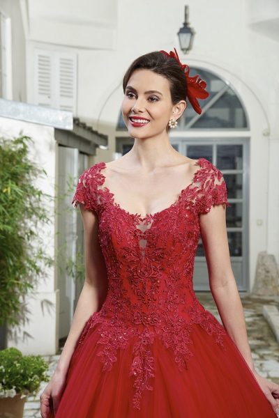 Robe de mariée Troublée rouge Annie Couture, chez Sandra Mariages à CREIL