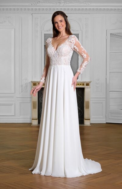 Robe de mariée bohème Madigane à manches, chez Sandra Mariages à CREIL Oise