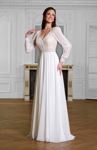 Robe de mariée bohème Maëlle à manches, chez Sandra Mariages à CREIL Oise