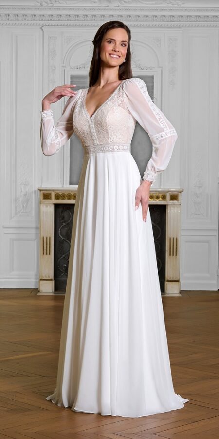 Robe de mariée bohème Maëlle à manches, chez Sandra Mariages à CREIL Oise