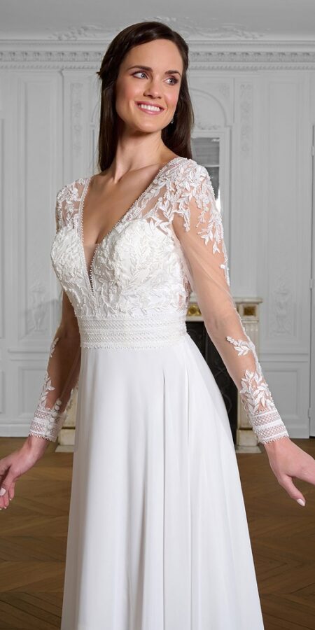 Robe de mariée bohème Magdalena à manches, chez Sandra Mariages à CREIL Oise