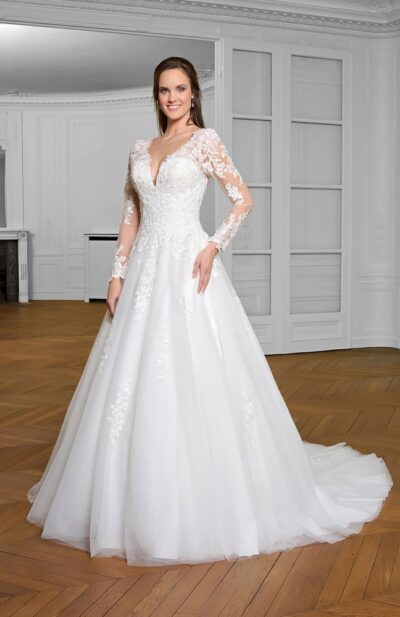 Robe de mariée Magnolia à manches forme princesse, boutique Sandra Mariages à CREIL