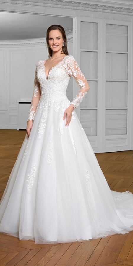 Robe de mariée Magnolia à manches forme princesse, boutique Sandra Mariages à CREIL