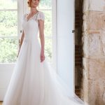 Robe de mariée Typique, BOCHET Créations fabrication française, boutique Sandra Mariages CREIL Oise.