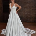 Robe de mariée Phoebe Couture Nuptiale en satin et dentelle boutique Sandra Mariages CREIL Oise