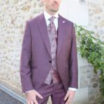 Costume de mariage Benjamin bordeaux 100% laine tissu fabriqué en Italie, confection costume Europe.