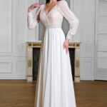 Robe de mariée bohème Maëlle à manches, chez Sandra Mariages à CREIL Oise