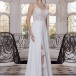 Robe de mariée fendue Naelys en mousseline et dentelle Couture Nuptiale 2026