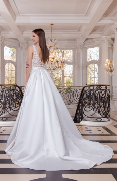 Robe de mariée Nalla, Couture Nuptiale 2026 Chez Sandra Mariages à CREIL