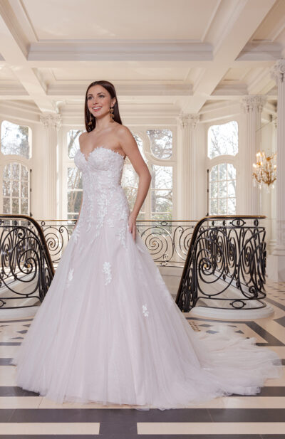 Robe de mariée Namara Couture Nuptiale 2026 chez Sandra Mariages CREIL