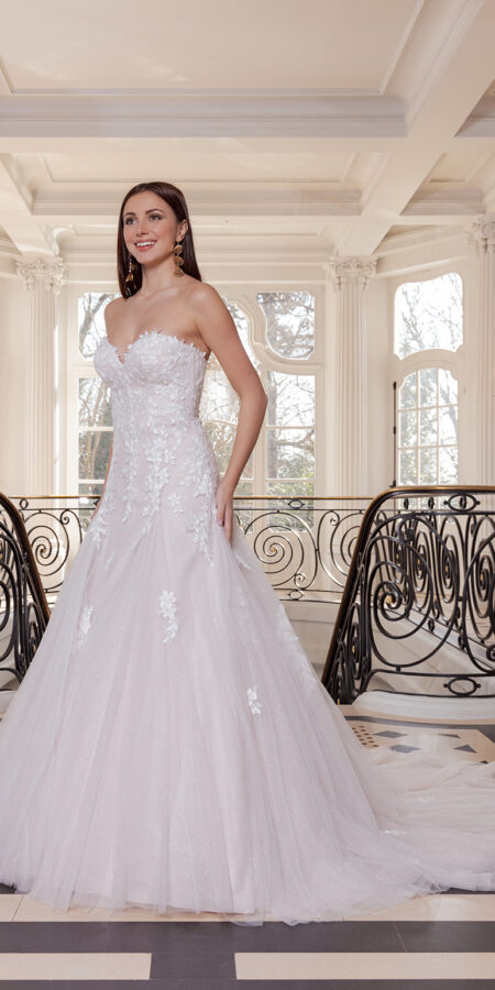 Robe de mariée Namara Couture Nuptiale 2026 chez Sandra Mariages CREIL