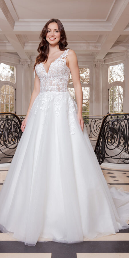 Robe de mariée Narancia Couture Nuptiale 2026 chez Sandra Mariages à CREIL