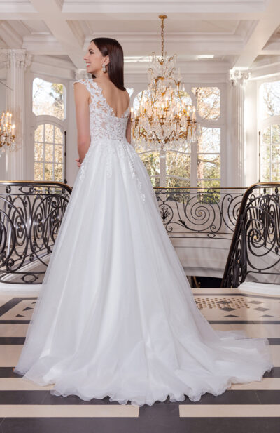 Robe de mariée Naskia Couture Nuptiale 2026 Chez Sandra Mariages à CREIL