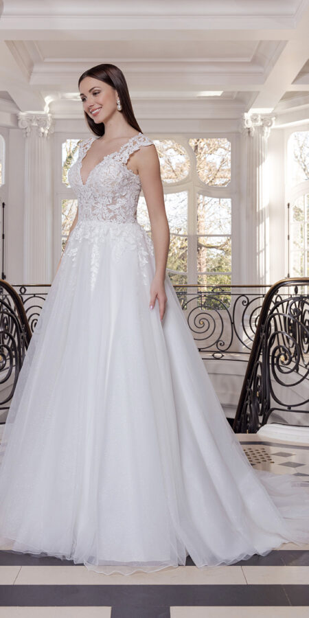 Robe de mariée Naskia Couture Nuptiale 2026 Chez Sandra Mariages à CREIL