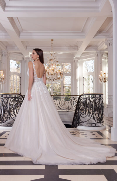 Robe de mariée Nevenka Couture Nuptiale 2026 chez Sandra Mariages à CREIL Oise