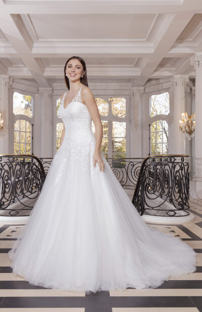 Robe de mariée Nitza, Couture Nuptiale chez Sandra Mariages à CREIL Oise