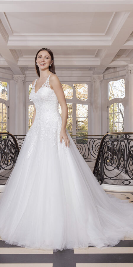 Robe de mariée Nitza, Couture Nuptiale chez Sandra Mariages à CREIL Oise