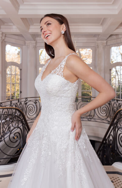 Robe de mariée Nitza, Couture Nuptiale chez Sandra Mariages à CREIL Oise