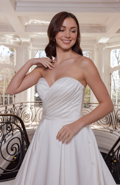 Robe de mariée Nucia Couture Nuptiale 2026 Chez Sandra Mariages CREIL Oise